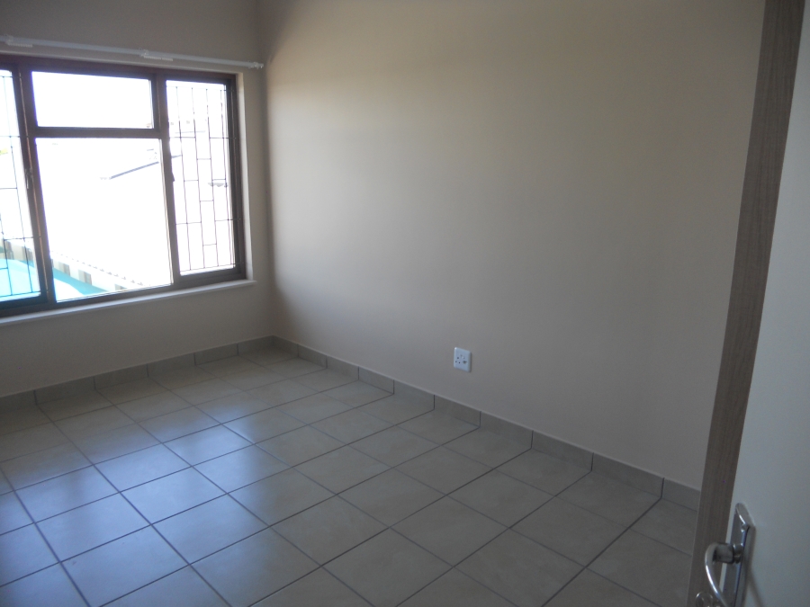 To Let 2 Bedroom Property for Rent in Heiderand Western Cape